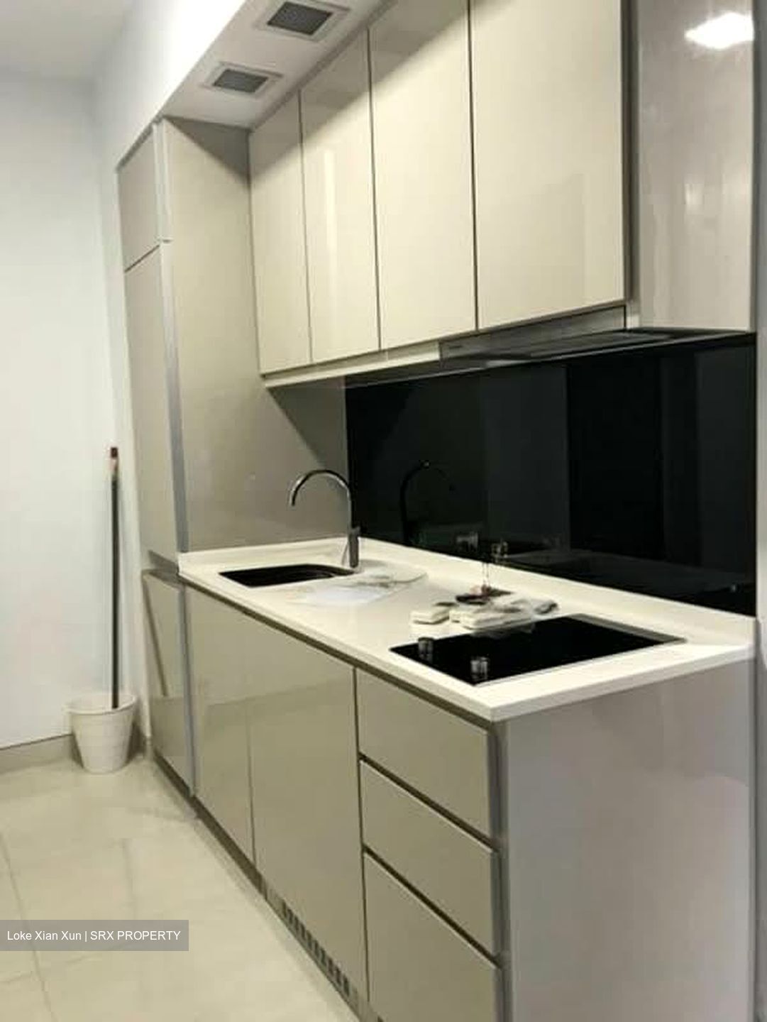 The Centren (D14), Apartment #574172831